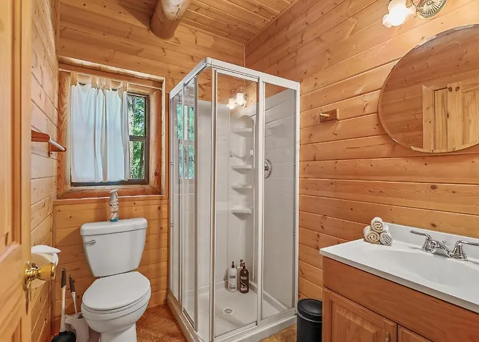 Lovely & Rustic Treehouse - Stargazing In The Pines! Holiday home Mountainaire